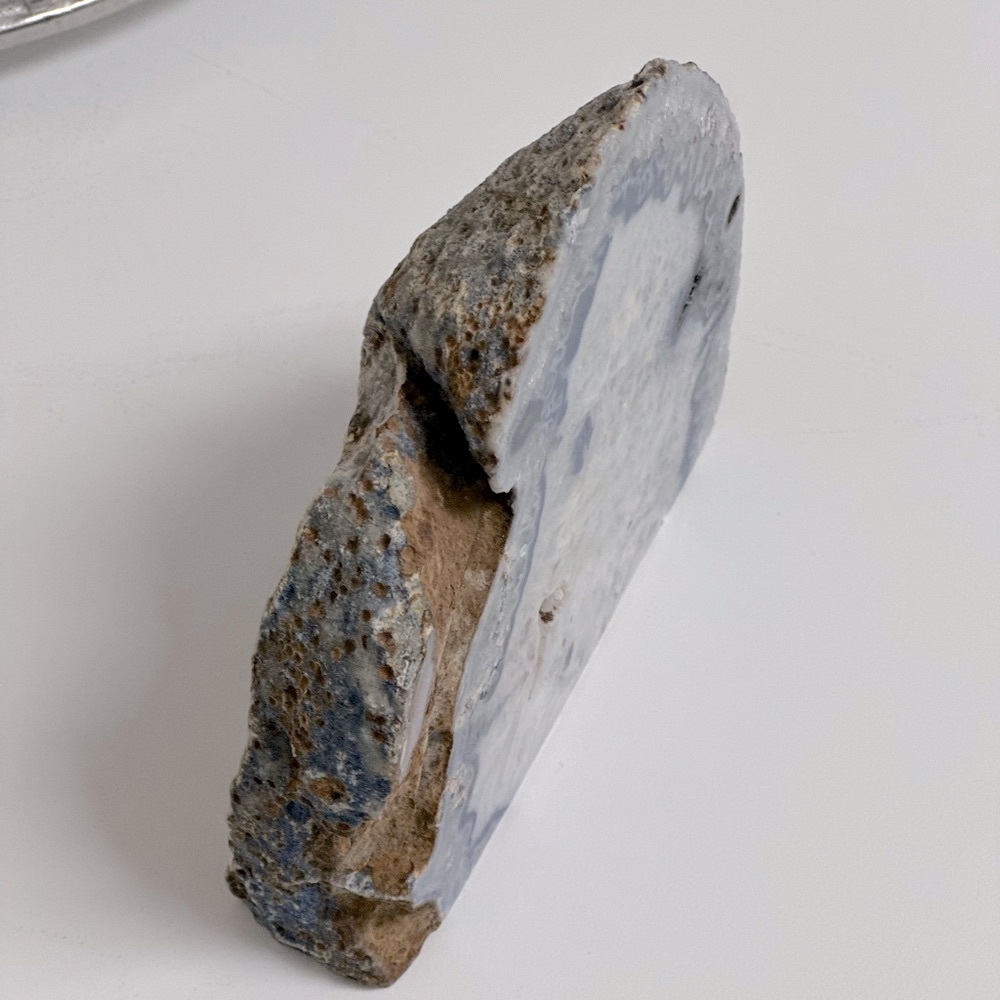 🪷Tranquility & Sophistication. Blue crystal rock home accent🪷 - Picture 6 of 7